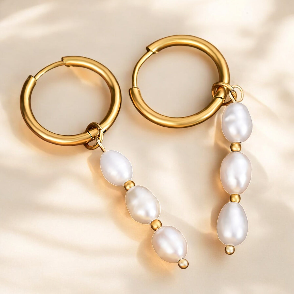 Pendientes de aro con perlas en cascada lustrosas