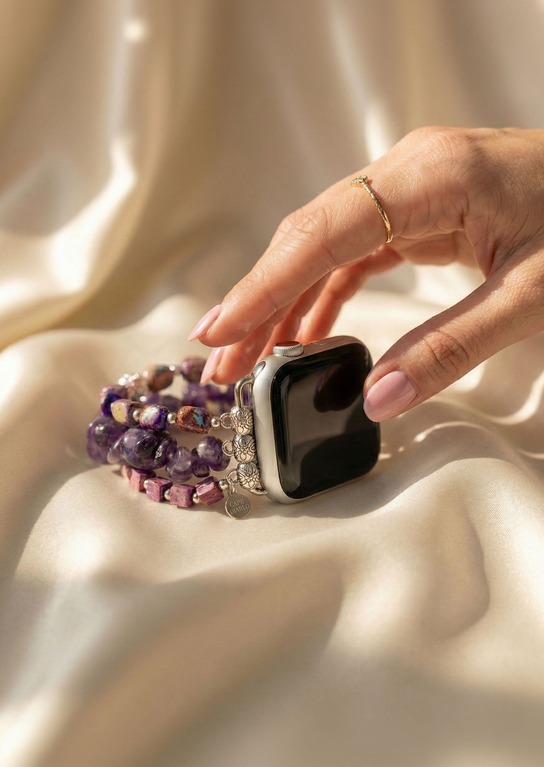 How to Choose the Right Apple Watch Band for Your Wrist Size?