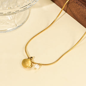 Golden Shell Pearl Necklace