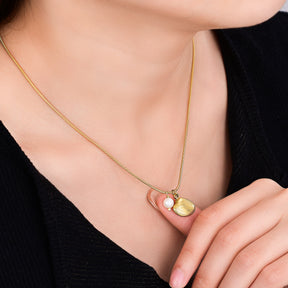 Golden Shell Pearl Necklace