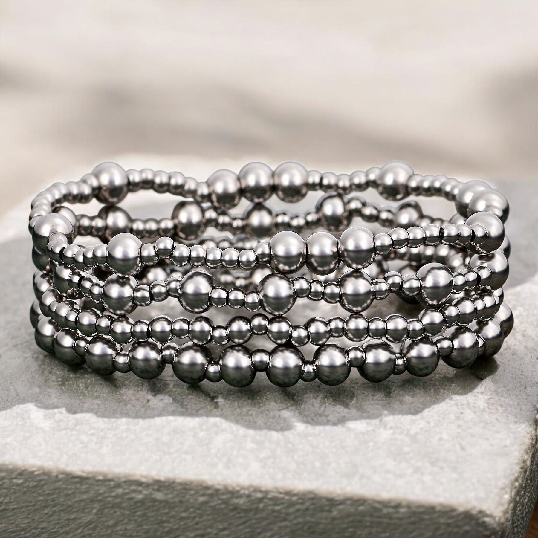 طقم أساور بلاتينيوم أنيق