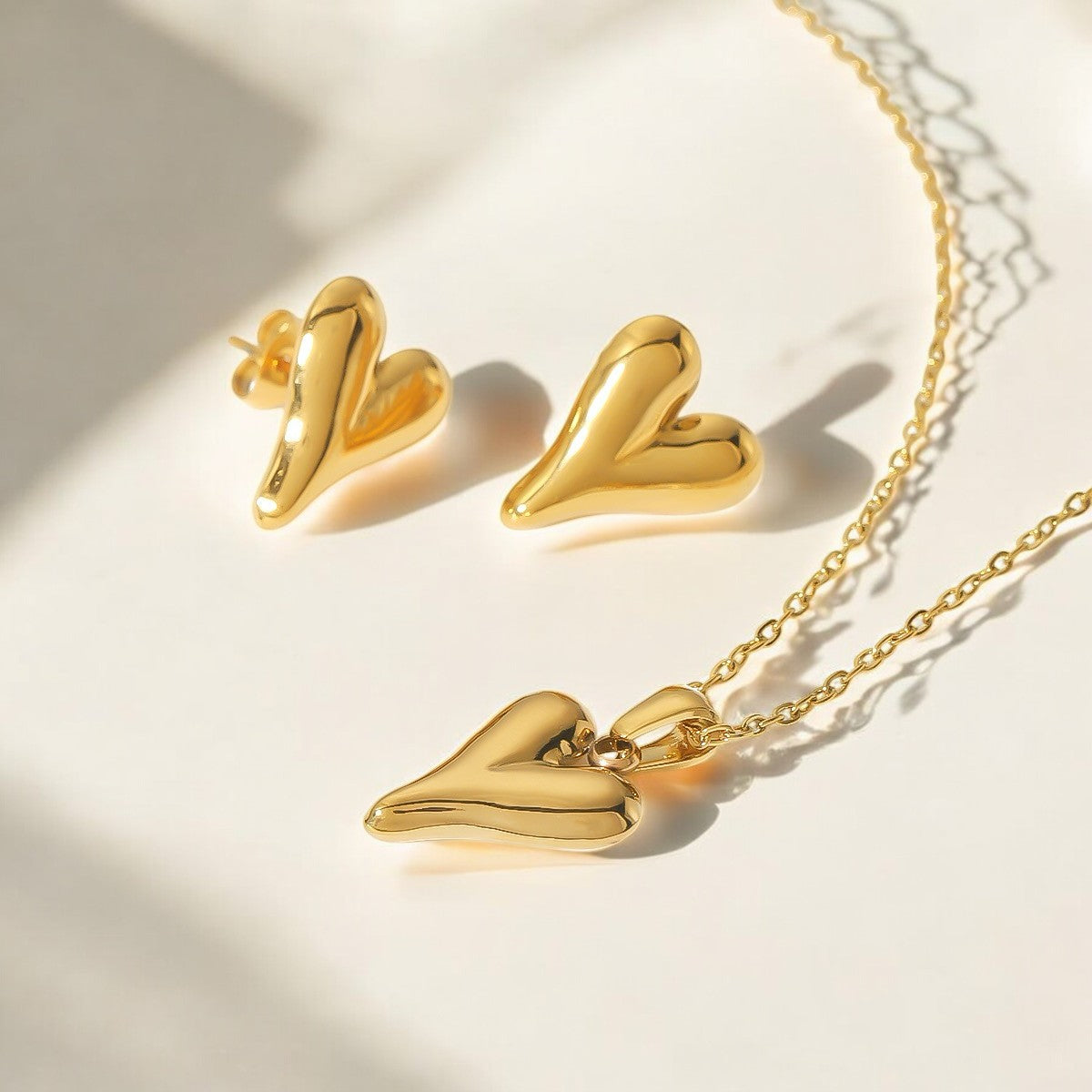 أقراط همسات الحب