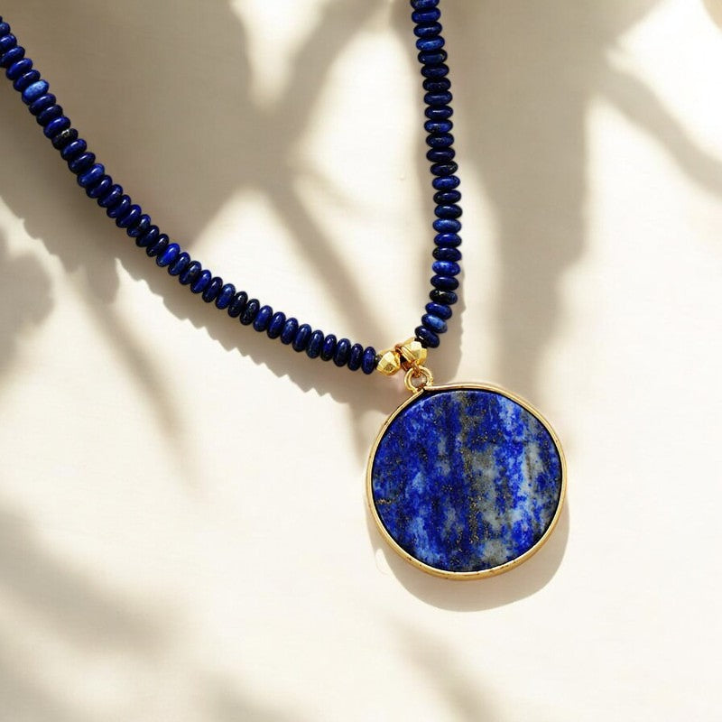 قلادة خرز اللازورد المهدئة